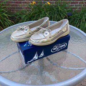Sperry Shoes - Angelfish Gold Women’s 8.5 *NEW condition*